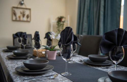 Cosy townhouse, new build, 5 bedrooms, Sleeps 8, Free Parking - Foto 10