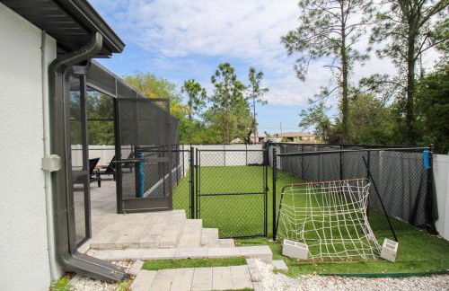 Chic 3 BR Private Pool Home in Lehigh Acres - Foto 8