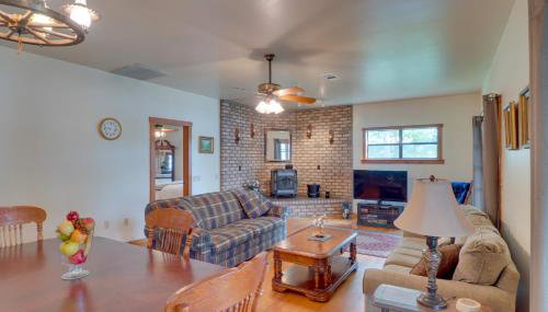 Beautiful Toledo Bend Retreat with Private Dock - Foto 3