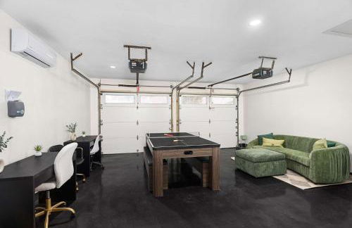 Luxury Zilker Home Pool Hot Tub and 2 Kitchens - Photo 58