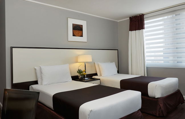 Astoria Plaza - Photo 5