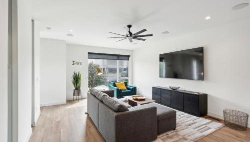 New Modern Townhome With Rooftop Patio 2 Bedroom Townhouse by RedAwning - Foto 2