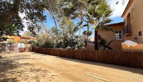 Casa única con jardín a 45 metros de la playa. BE - Foto 2, Garden