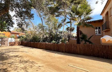 Casa única con jardín a 45 metros de la playa. BE - Foto 2