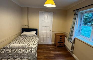 Detached 4BR, 4 Bathroom, Driveway, WiFi, Smart TV - Foto 12