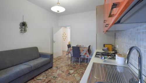 1 Bedroom Stunning Apartment In Reggio Calabria - Foto 3