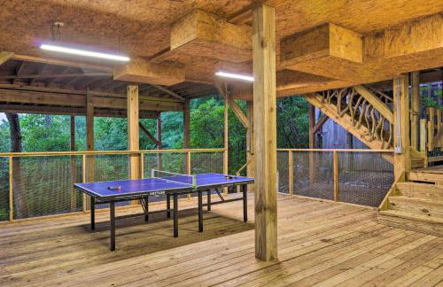 Couples Treehouse Retreat with Hot Tub and Views - Foto 23