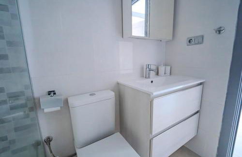 Spacious 3-Bed Apartment with Stunning Lake Views - Foto 25