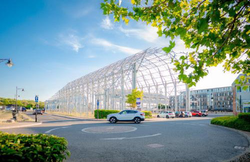 Cosy 5 Bedroom House With Parking - Foto 35