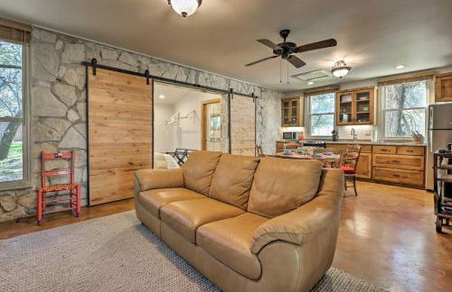 Blanco Riverfront Historic Home, 3 Mi to Downtown! - Foto 5