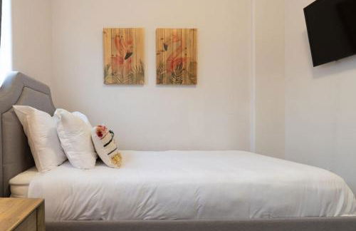 Sunlit La Jolla Village Gem with Peak Ocean Views - Photo 27