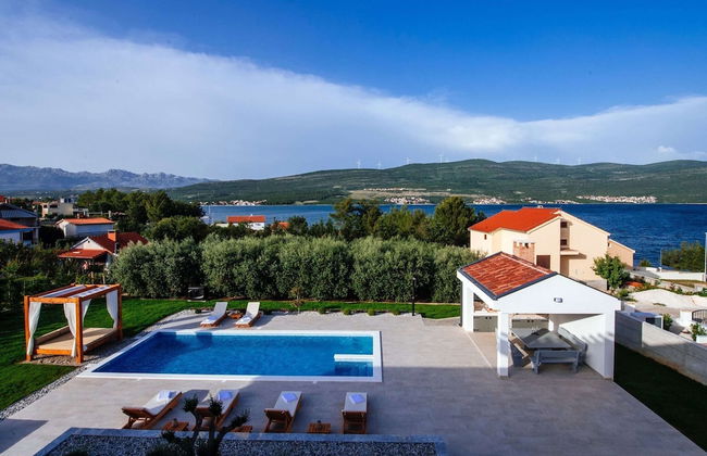 Villa With Private Pool and Garden - Foto 33