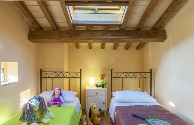 Beautiful Villa in Belforte All'isauro With Swimming Pool - Foto 6