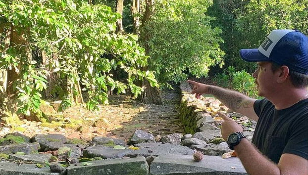 À l'écoute des indications du guide