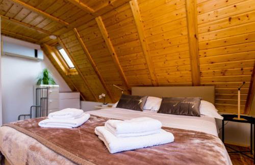 Holiday House Antique - Photo 25