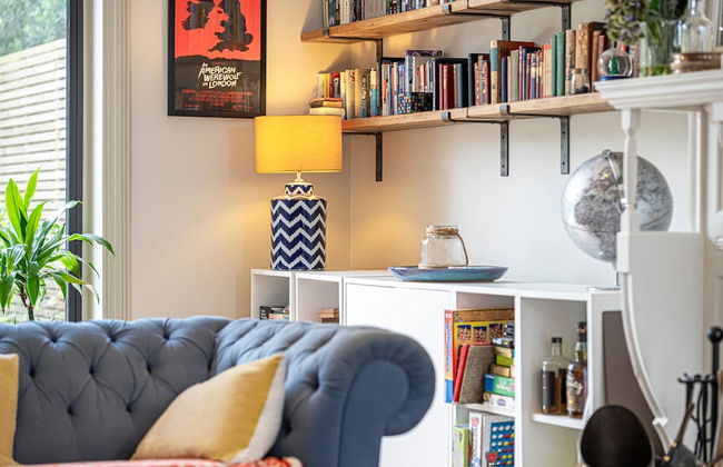 Chic and Colourful Family Home by Underthedoormat - Foto 34