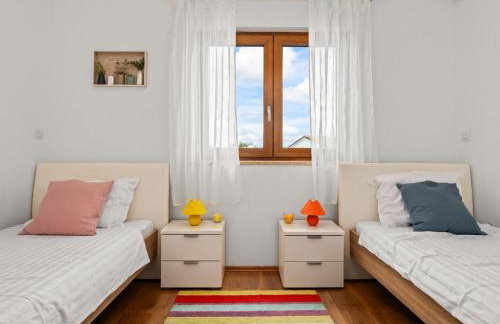 Holiday Home Mla i - Three Bedroom Holiday Home with Pool - Photo 18