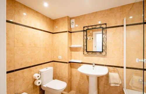 ApoloXIX between beach and harbour - Photo 12