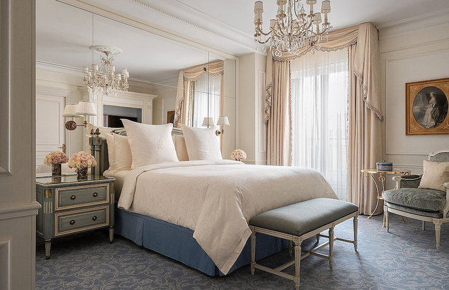 Four Seasons Hotel George V - Photo 17
