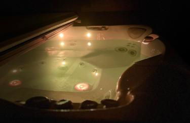 Gîtes de charme "l'écrin de Vendée" jacuzzi privatif, piscine chauffée, prestations bien être, vélos à 10 mn de l'océan sur 3,5 h de verdure - Photo 50