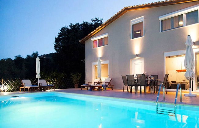 Villa Manos in Ligia - Foto 1