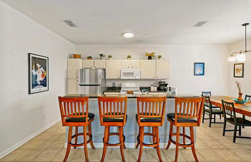 Splash, Play, with a Disney Stay - Foto 10