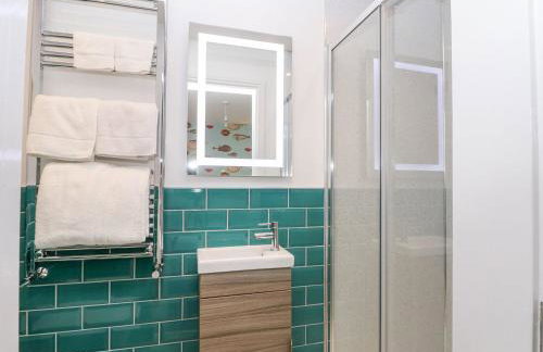 HollyDale - Photo 29