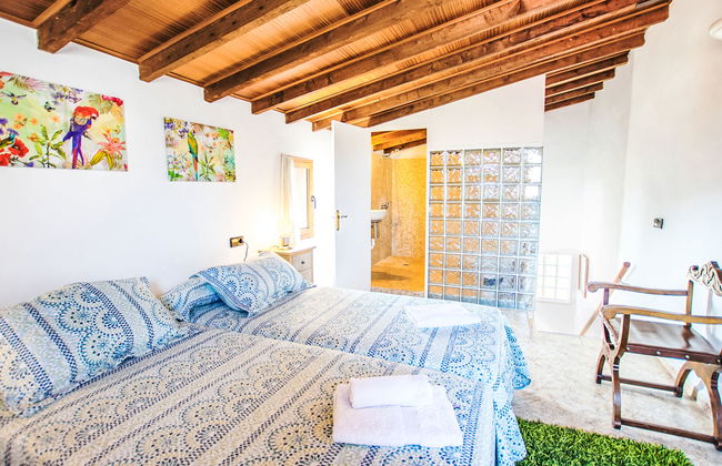 5 bedroom House in Maria de la Salut with private pool and garden - Photo 23