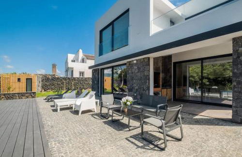 Lotus House - Heated Pool & Jacuzzi near the Beach - Photo 26