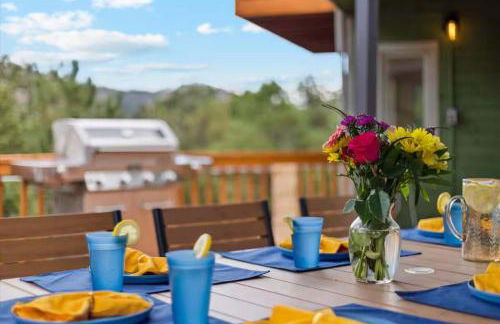 15 min to Boulder Rope Course Hot Tub & Views - Photo 4