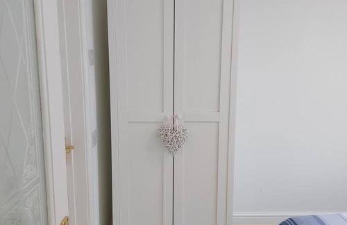 Cheerful, cosy, one bedroom home with patio and parking - Photo 16