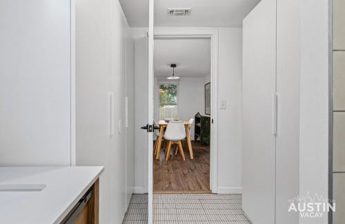 Walk to E. Austin Hotspots 2BR 1BA w Parking Dog-Friendly By Austin Vacay - Foto 25