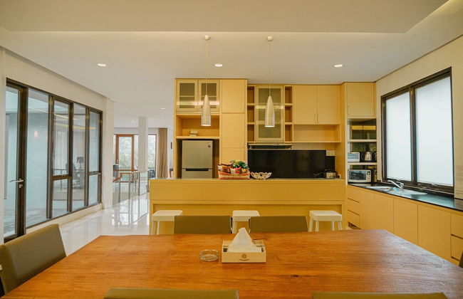 Ohara City View 5BR Villa Heated Pool and Billiard - Photo 10