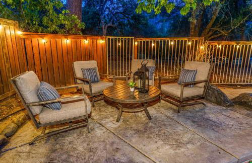 Log Cabin w/ pool, spa, game room, sleeps 20 - Foto 69