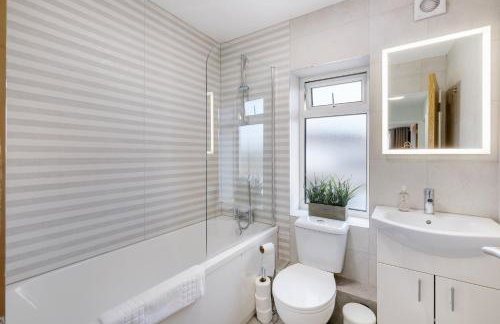 Bright 6 bedroom 3 bath house ideal for Pinewood Studios - Foto 39