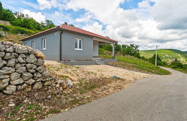 Home Near Red Lake in Ricice - Foto 1