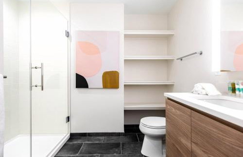 Luxury Apt Seaport with Pool - Photo 12