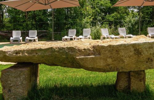 Spacious Farmhouse With Private Heated Pool in a Rustic Garden - Foto 68