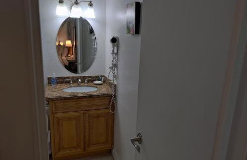 Beautiful 2-Bedroom Condo Near Universal and other Orlando Attractions, King Bed & Wi-Fi - Foto 22