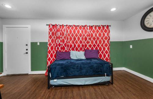 Modern Quirky Apartment Near Medical Center - Foto 12