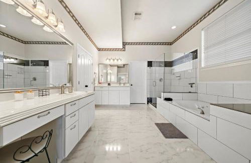 Houston Lake Retreat Pool Lake Front Spa - Foto 30