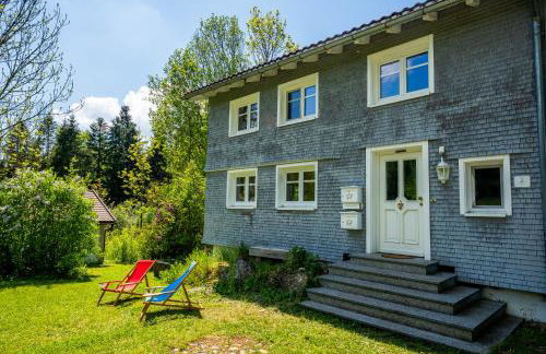 Mit Blick auf Bergwiesen - Familienfreundliches Bauernhaus im Westallgäu - Photo 1