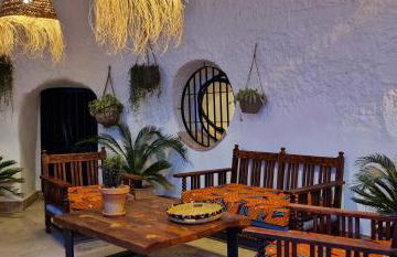 Cueva de la Higuera - Photo 2