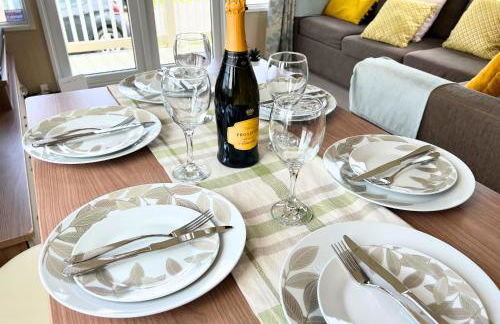 Haven Holiday Home at Kent Coast Allhallows - Photo 6