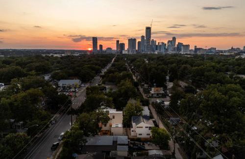 Eastside Family Luxury Retreat with Pool near Downtown - Foto 51