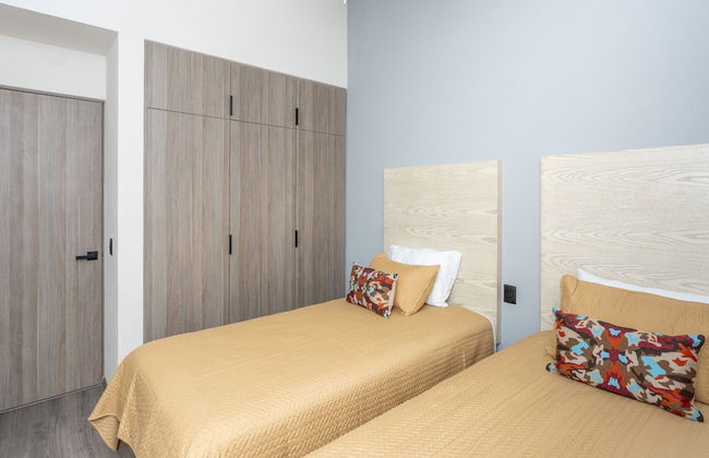 4BR Oasis with Pool & Gym at Nueva Escondida - Foto 5