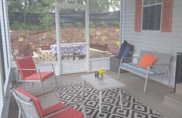 Lake Placid Home Boat Parking and Clubhouse Access by RedAwning - Foto 74