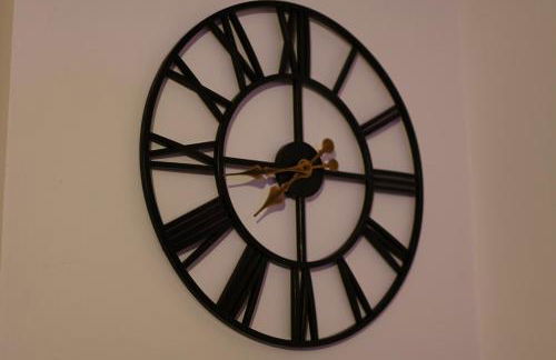 Modern house in City Centre with private parking and gated property - Foto 26