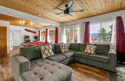 Family Fun Cabin - Mountain home with Game Room, Hot Tub and Lake Views! - Foto 14
