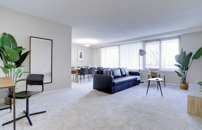 Fantastic 2BR Condo with Gym - Photo 24